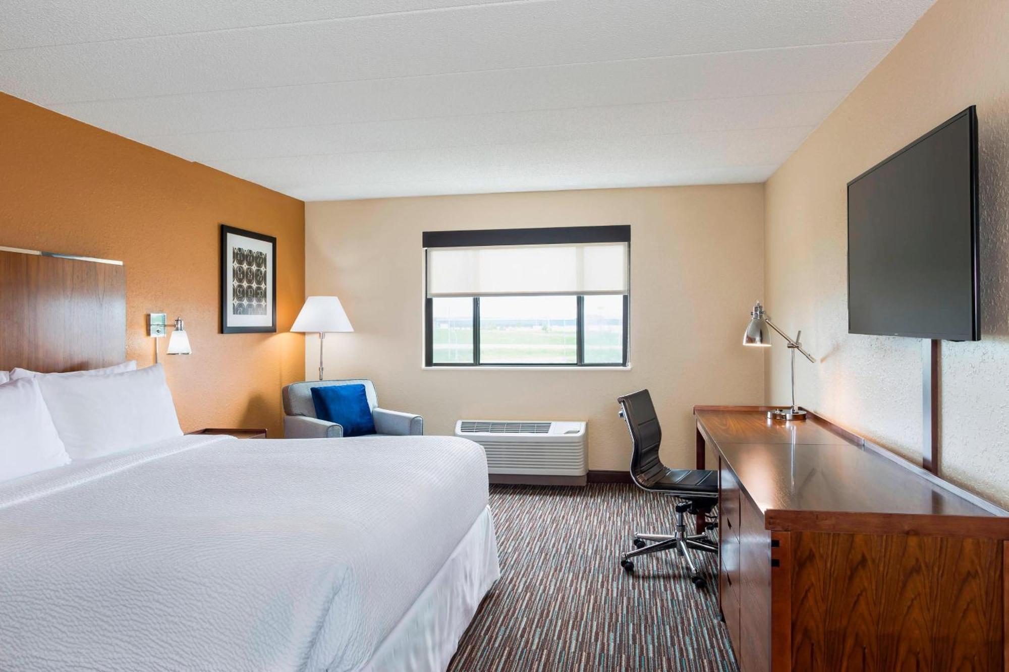 Four Points By Sheraton Milwaukee Airport Exterior foto