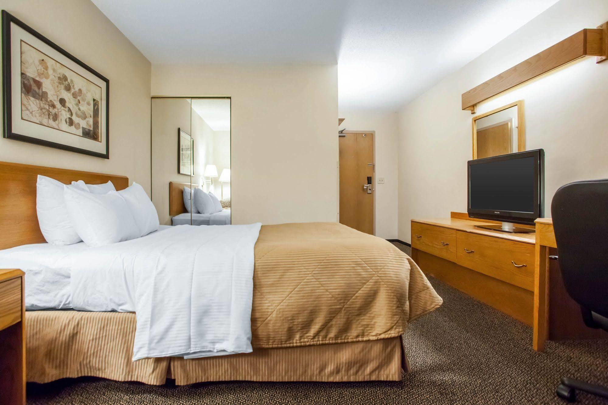 Four Points By Sheraton Milwaukee Airport Exterior foto